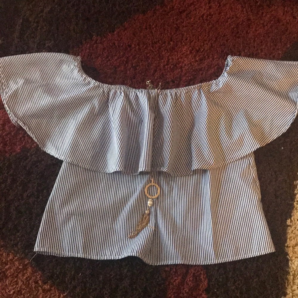 Forever 21 off the shoulder (or not) crop top